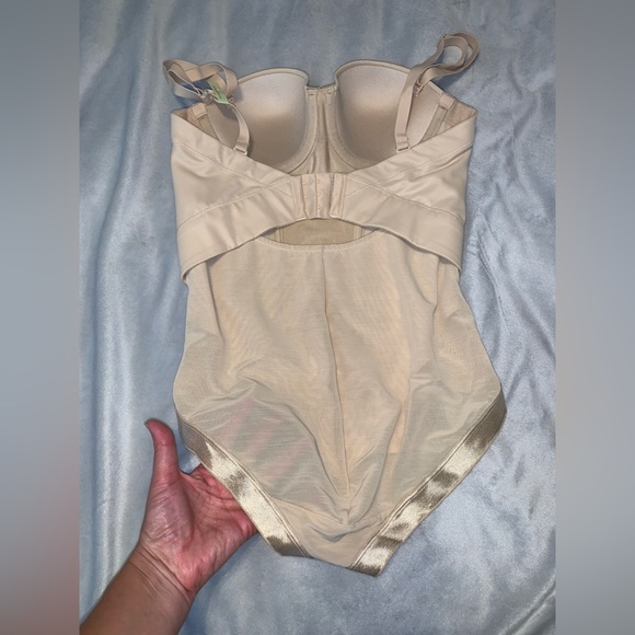 Maidenform 34 B Ultra-Firm Convertible Body Shaper Built-In Underwire Bra latte - Picture 8 of 10